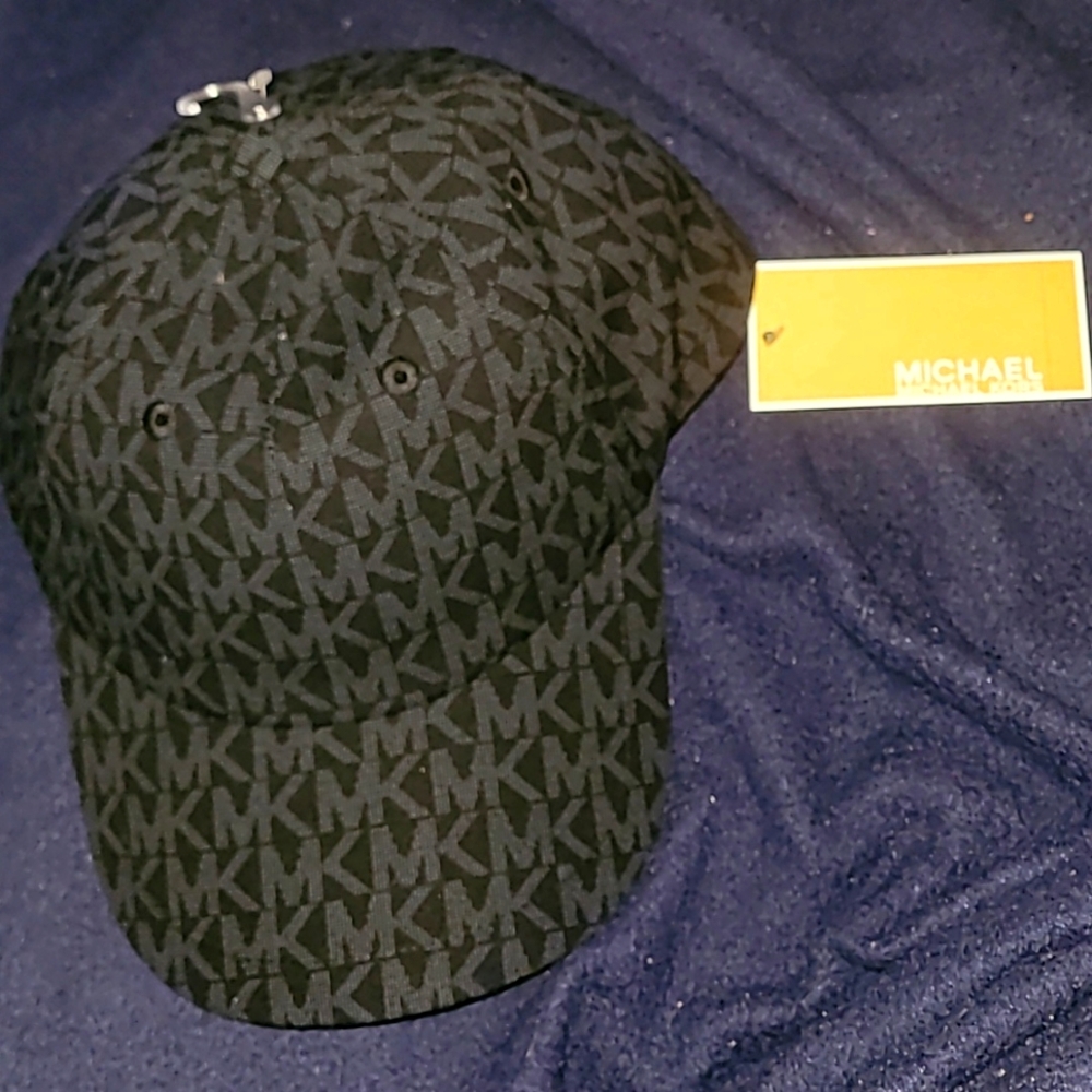 MK hat